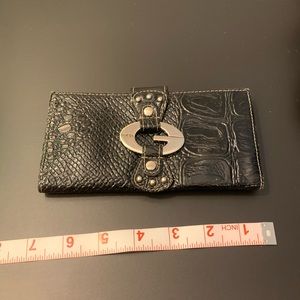 Guess long wallet
